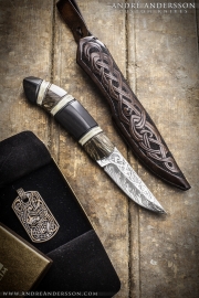 Scandinavian hunting knife