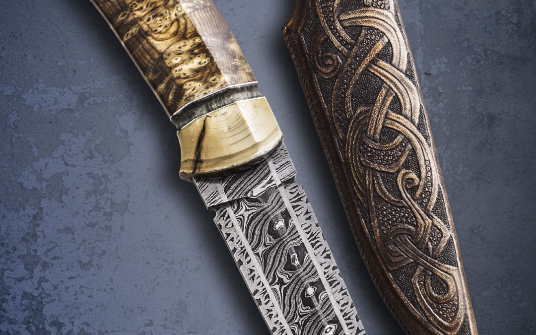 Fixed damascus knife avalible